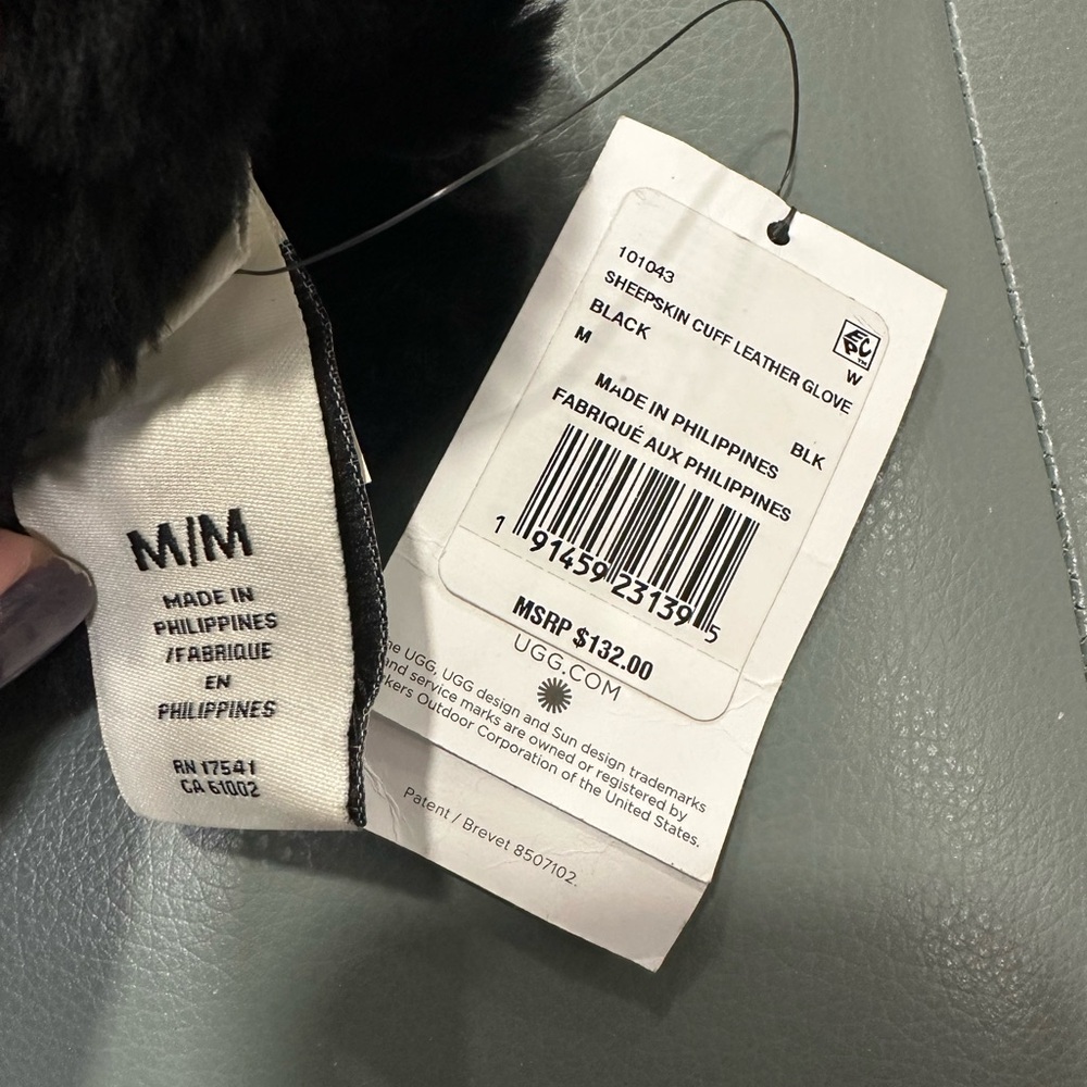 UGG Black Leather Shearling Gloves - Picture 7 of 7